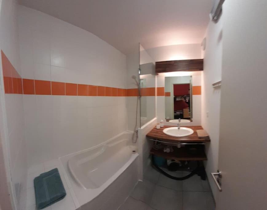 Appartement Du Chamois Roux, Dans Residence De Tourisme 3 Etoiles Lourdes Esterno foto
